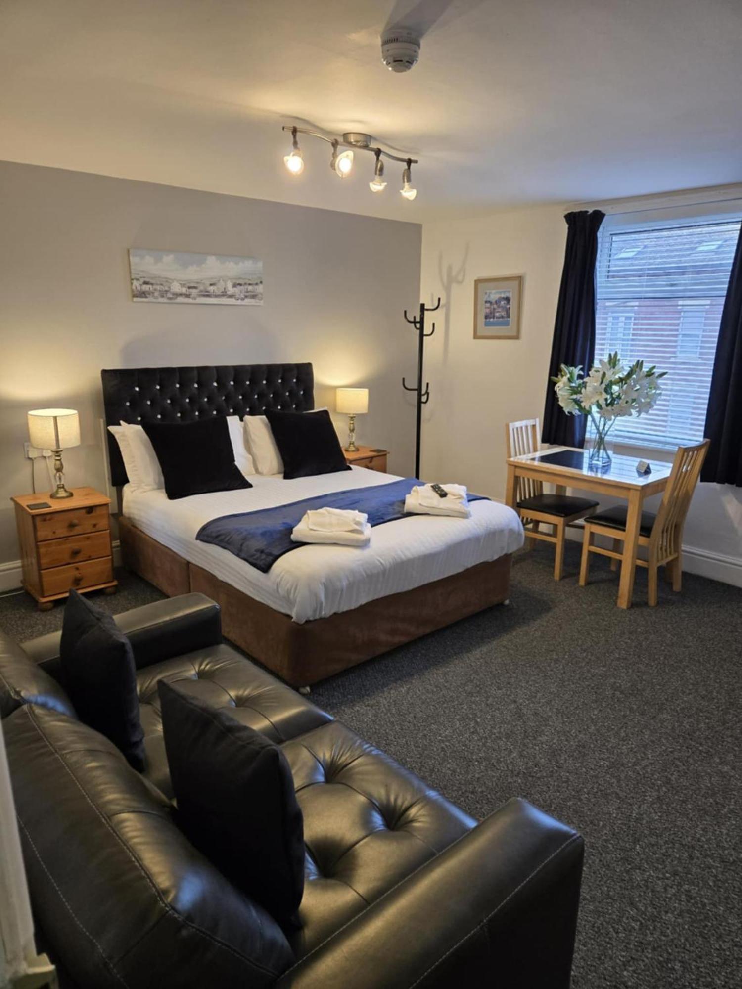 Q - Accommodation Blackpool Exterior photo